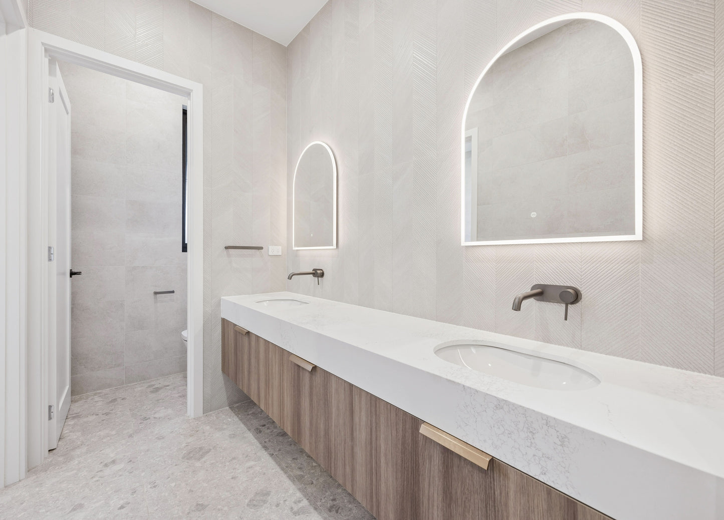 HALO 6080 Arched LED Mirror